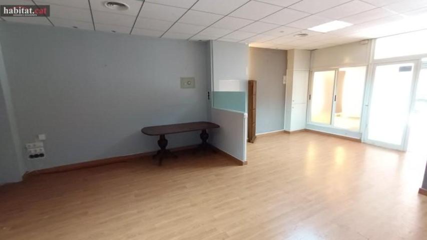 Local comercial en venta en Vilanova i la Geltrú, St. Joan photo 0