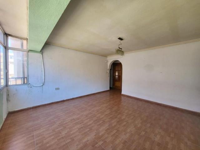 Piso en venta en Almería, 500 viviendas photo 0