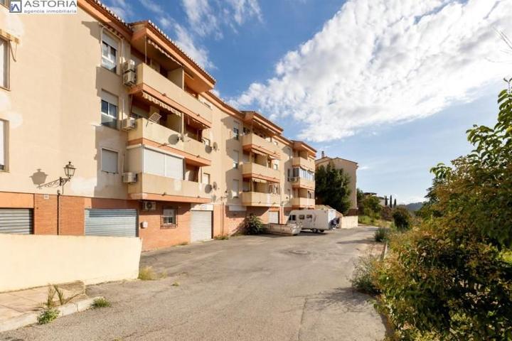 Piso en venta en Cenes de la Vega, Cerro del oro photo 0