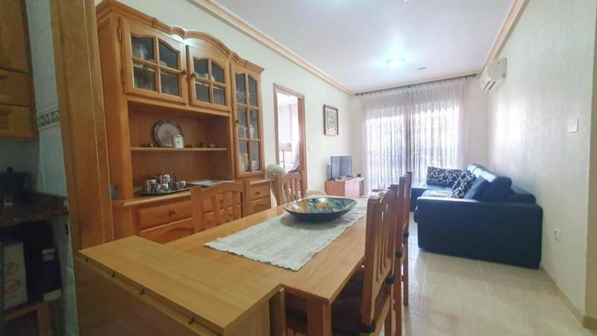 Apartamento en venta en Torrevieja, Centro photo 0