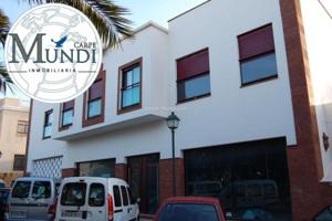 Local comercial en venta en Antigua photo 0