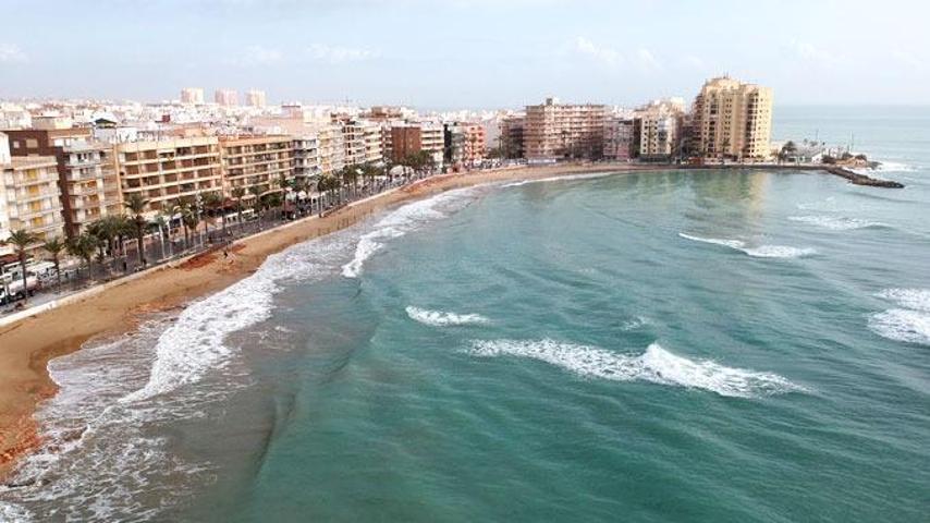Apartamento en venta en Torrevieja, Centro photo 0