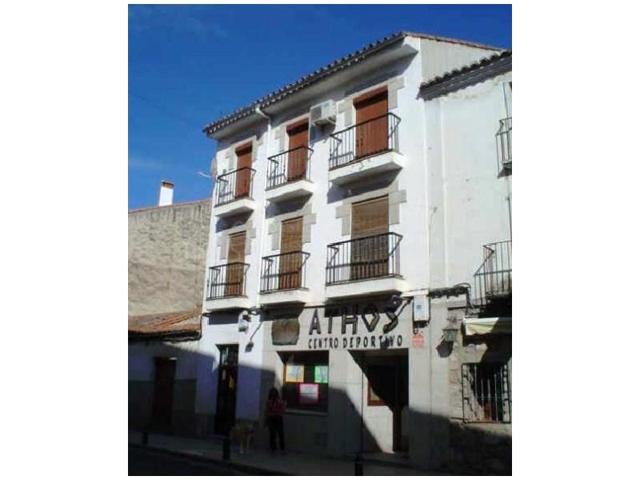 Local comercial en venta en Trujillo photo 0