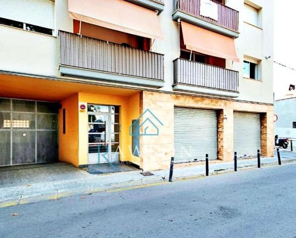 Local comercial en venta en Sant Pere de Ribes, Les Roquetes- Ajuntament photo 0
