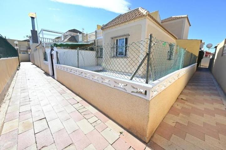Bungalow en venta en Torrevieja, Doña ines photo 0