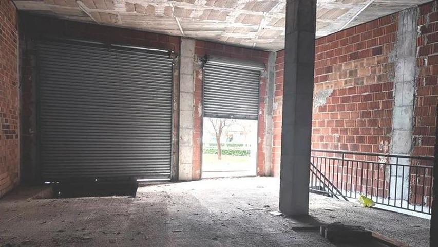 Local comercial en venta en Vilanova i la Geltrú, Llimonet photo 0