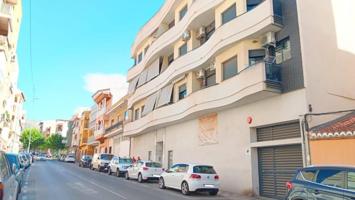 Local comercial en venta en Motril, A 5 minutos del centro photo 0