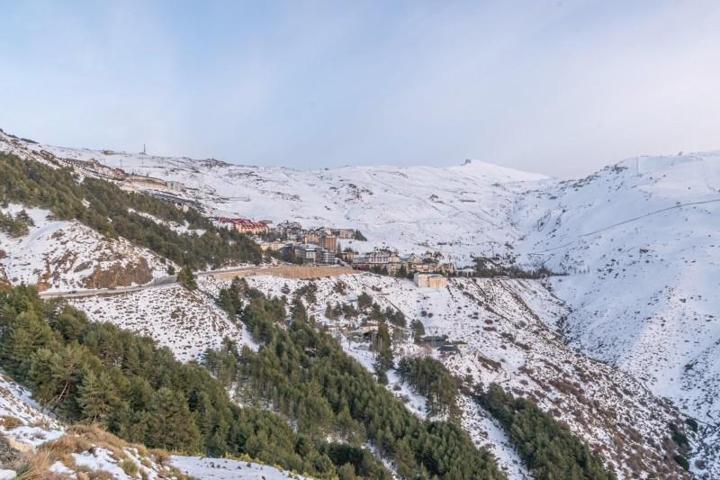 Apartamento en venta en Monachil, SIERRA NEVADA photo 0