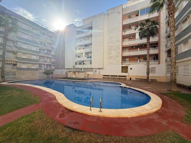 Apartamento en venta en Torrevieja, Habaneras photo 0