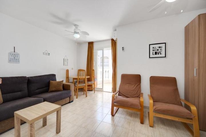 Apartamento en venta en Torrevieja, Habaneras photo 0