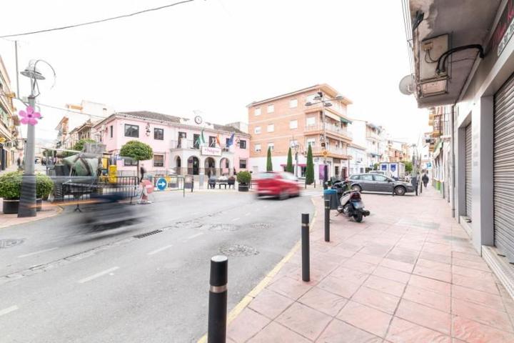 Local comercial en venta en Peligros, Centro photo 0