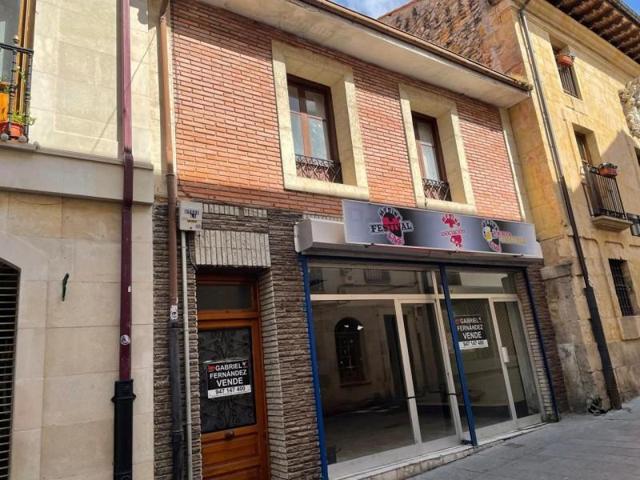 Adosada en venta en Medina de Pomar, Calle Mayor, 09500 photo 0