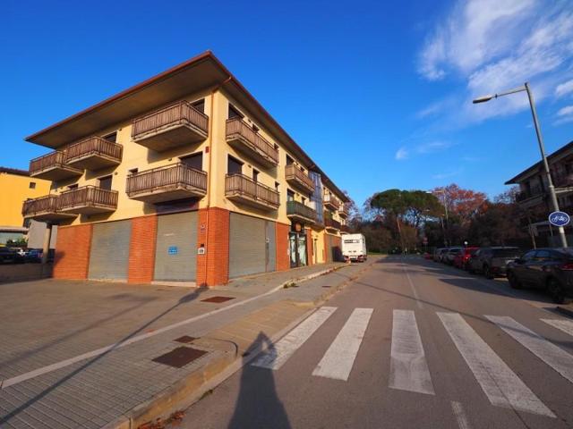 Local comercial en venta en Santa Eulàlia de Ronçana, CENTRO photo 0