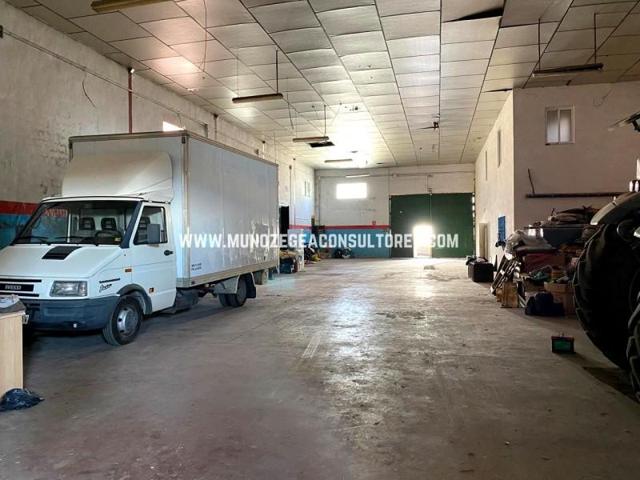 Nave industrial en venta en Lucena, Camino de las Peñuelas, 14900 photo 0