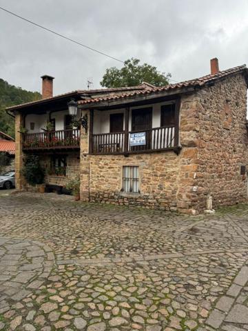 Adosada en venta en Cabuérniga, Barcena Mayor photo 0