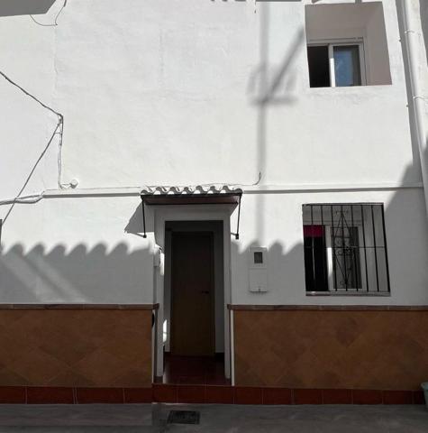 Adosada en venta en Coín, Centro photo 0