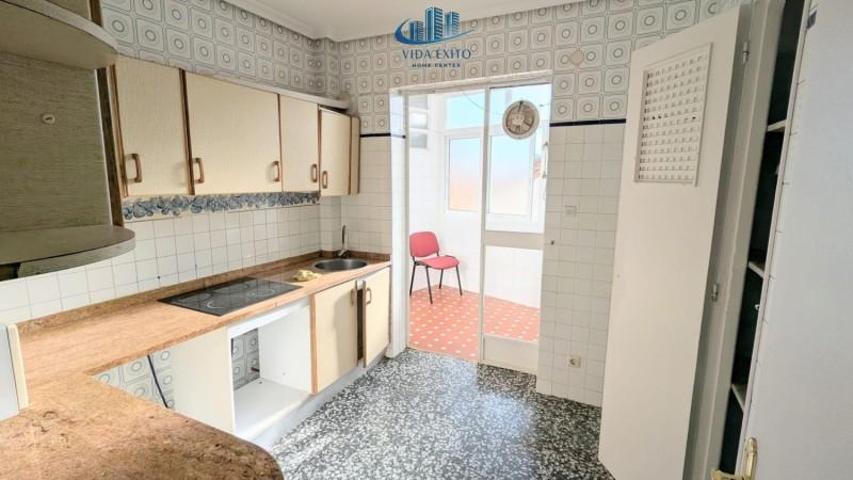 Piso en venta en Jaén, Carrera de Jesus photo 0