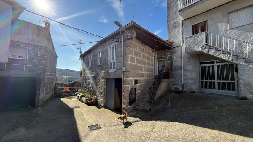 Casa con terreno en venta en Allariz, Roimelo photo 0