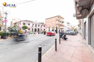 Local comercial en venta en Peligros, Centro photo 0