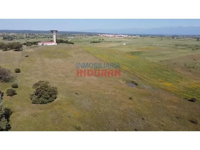 Chalet en venta en Peraleda de la Mata photo 0