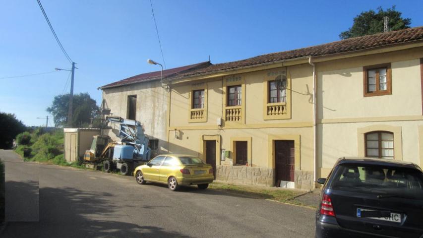 Casa en venta en Oviedo, Ponteo photo 0