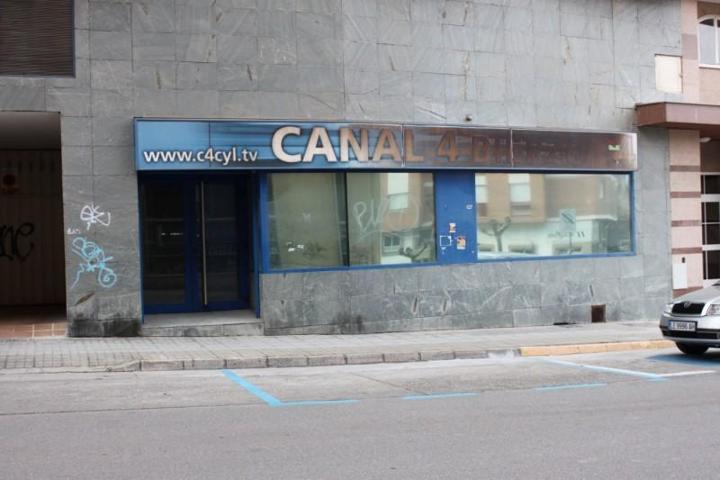Local comercial en venta en Ponferrada, Alta photo 0
