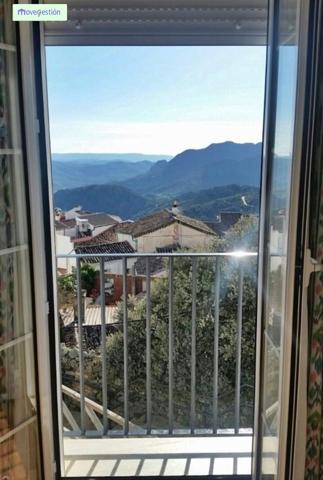 Duplex en venta en Benaocaz, Centro photo 0