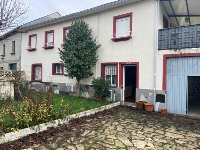 Casa en venta en Fabero, Fontoria photo 0