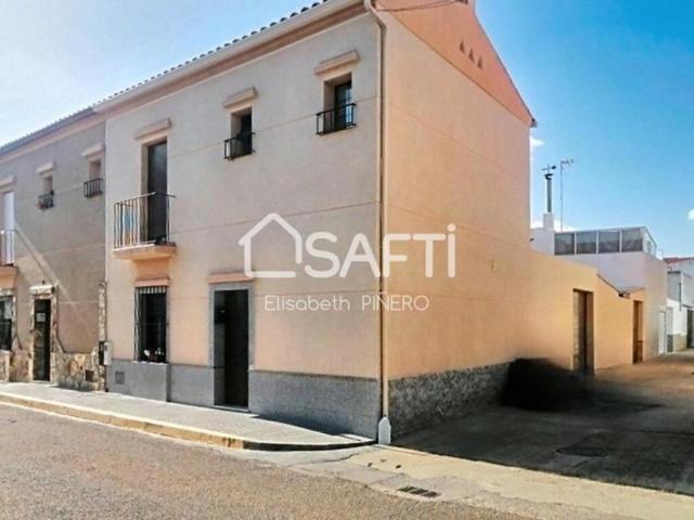 Casa en venta en Puebla de la Calzada photo 0