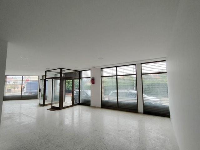 Local comercial en venta en La Bisbal d'Empordà, Bisbal d Empordà La photo 0