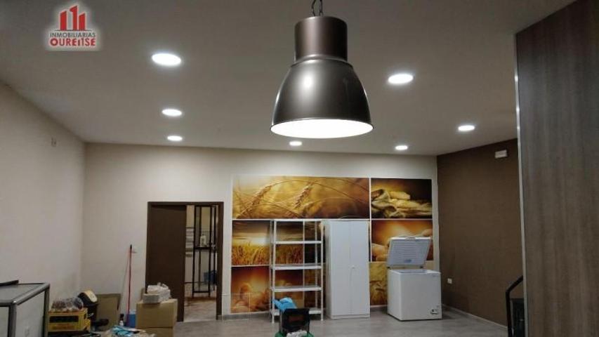 Local comercial en venta en Ourense, Veintiuno photo 0