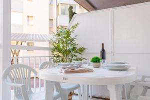 Apartamento en venta en La Pineda, LA PINEDA photo 0