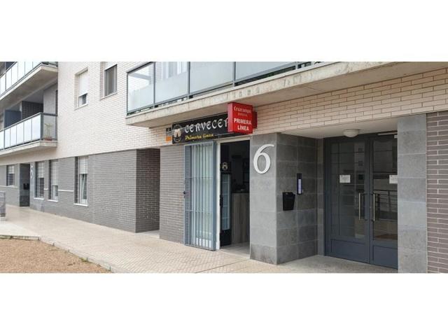 Local comercial en venta en Badajoz photo 0