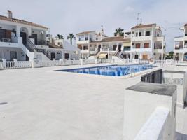Bungalow en venta en Torrevieja, Torreblanca photo 0