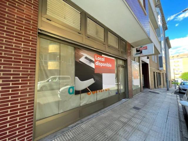 Local comercial en venta en León, La Palomera photo 0