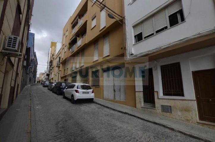 Local comercial en venta en Algeciras, CENTRO - SECANO photo 0