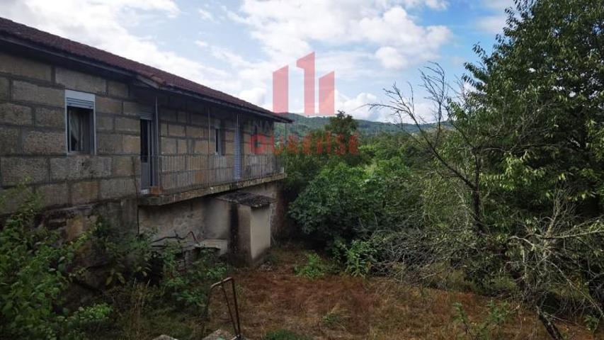 Casa en venta en Ourense, Untes photo 0