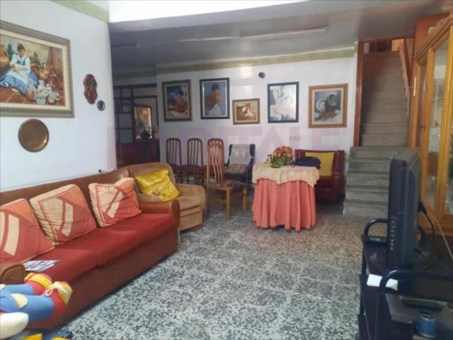 Casa en venta en Utiel, Utiel photo 0