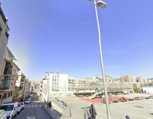 Piso en venta en Santa Coloma de Gramenet, Fondo photo 0