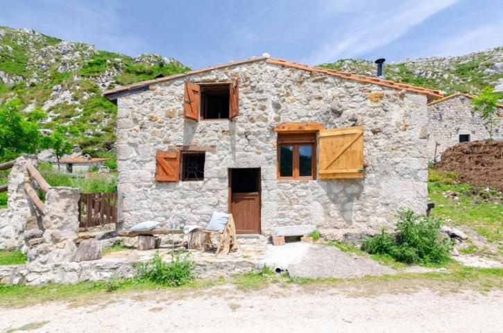 Casa en venta en Peñamellera Alta, Picos de europa photo 0