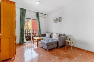 Apartamento en venta en Torrevieja, Estacion de autobuses photo 0