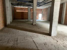 Local comercial en venta en Vilafranca del Penedès, La Girada photo 0