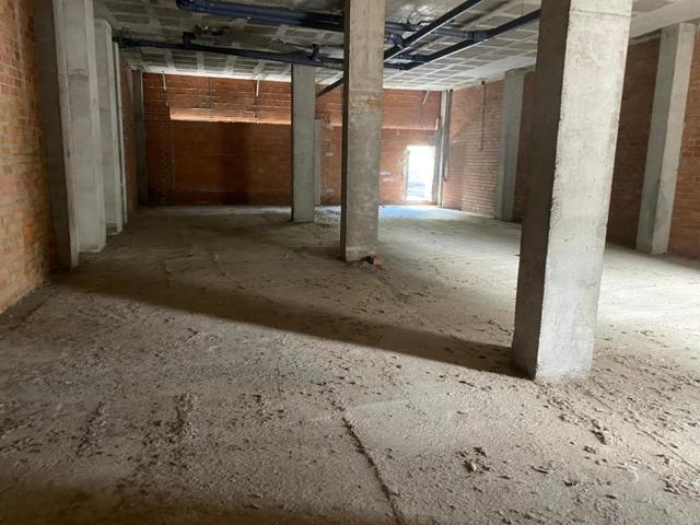 Local comercial en venta en Vilafranca del Penedès, La Girada photo 0