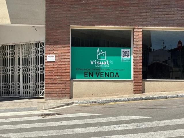 Local comercial en venta en Manlleu photo 0