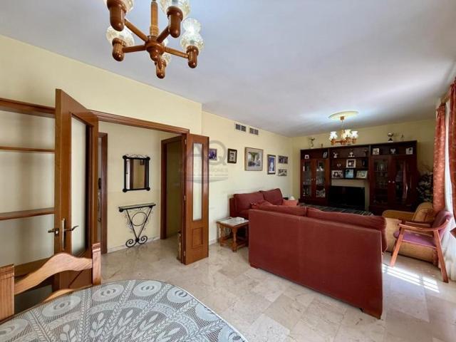 Piso en venta en Las Cabezas de San Juan, ZONA AVDA. NTRO. PADRE JESUS CAUTIVO photo 0