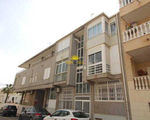 Apartamento en venta en Torrevieja, Centro photo 0