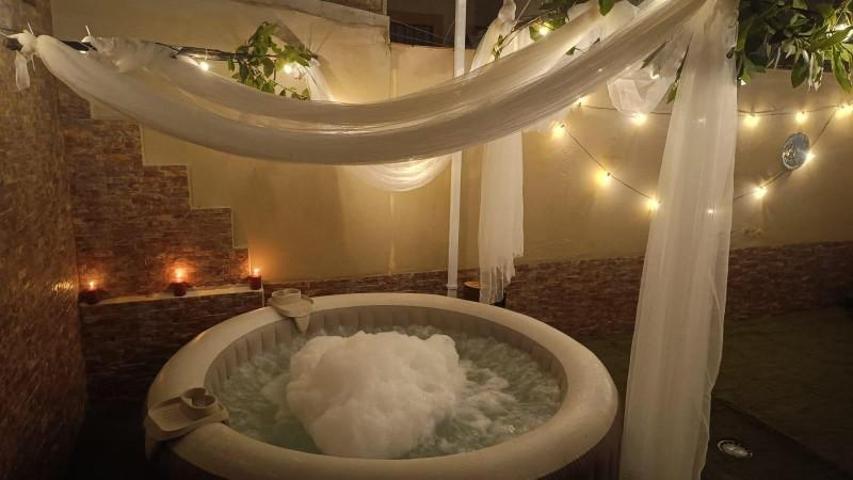 Adosada en venta en Villamanrique de la Condesa, Andalucia photo 0