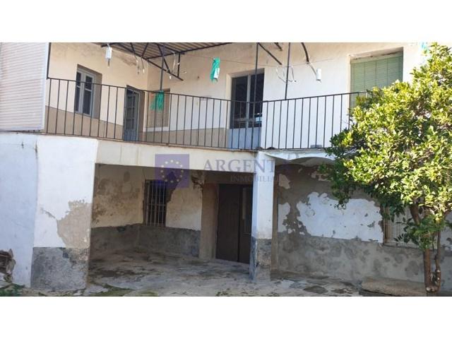 Casa en venta en Arroyo de la Luz photo 0