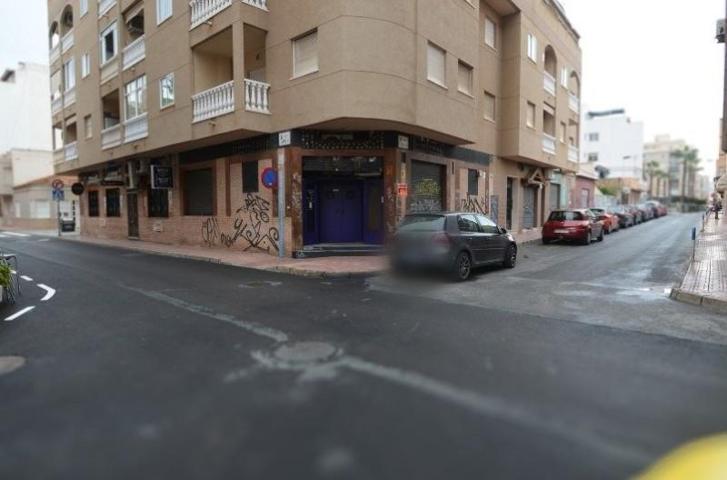 Local comercial en venta en Torrevieja, Centro photo 0