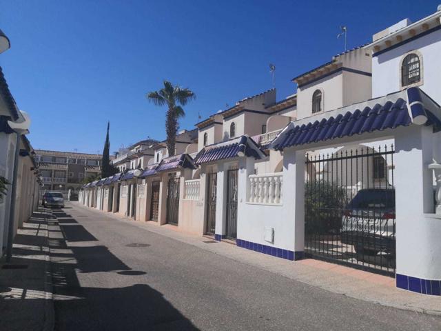 Bungalow en venta en Orihuela Costa photo 0